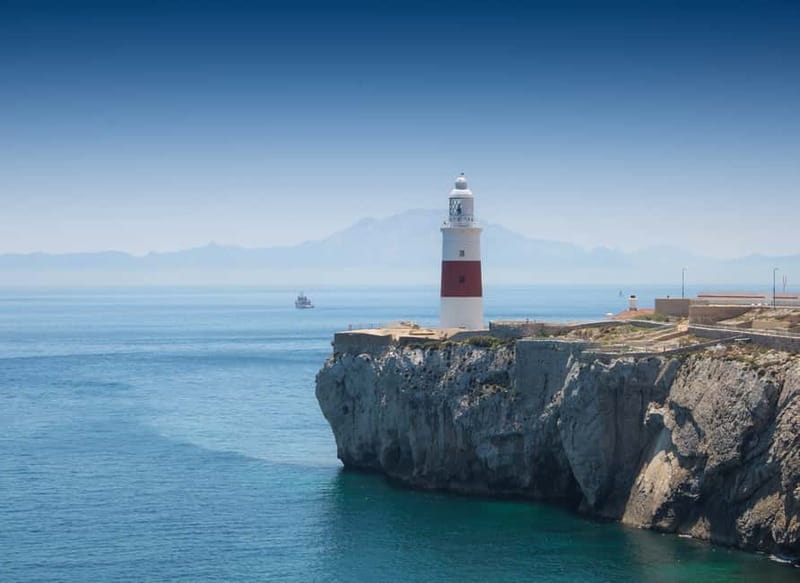 Gibraltar Rock tour - Gibraltar Nature Reserve: where you meet the apes