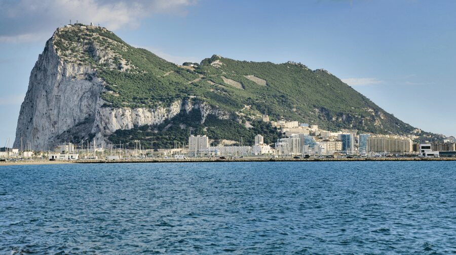Gibraltar shopping: Desde Málaga y la Costa del Sol - Pickup and the coach ride, where the time really goes