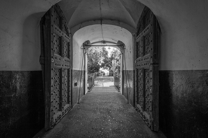 Gibraltar Walking Tour - Meeting at 2 Main St, then straight into the old center