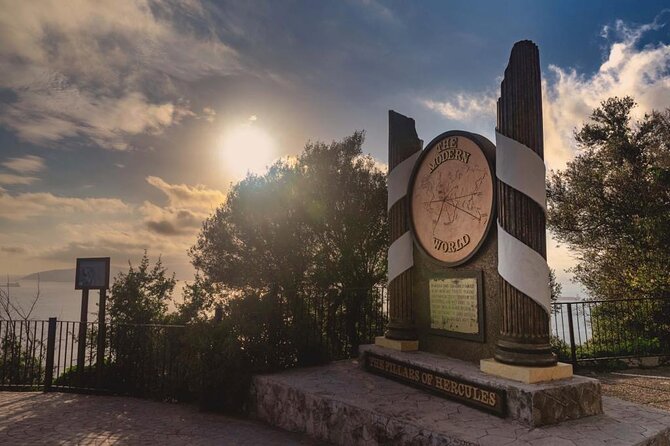 Go Tours 360° Experience in Gibraltar with Professional Guide - 4) The Rock of Gibraltar Nature Reserve: macaques and wild views